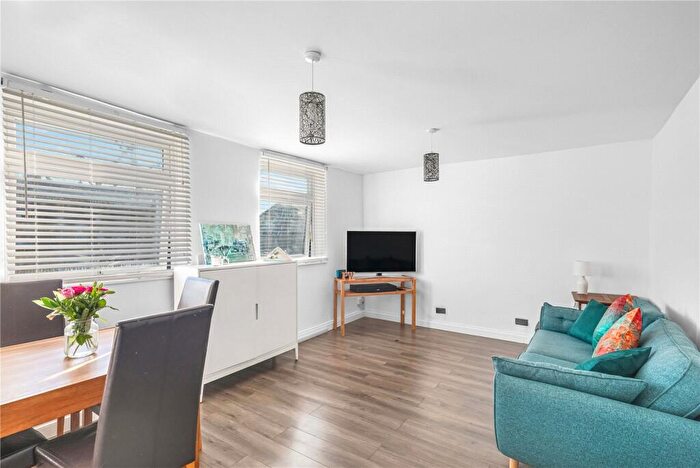 2 Bedroom Flat For Sale In Wallwood Road, Leytonstone, London, E11