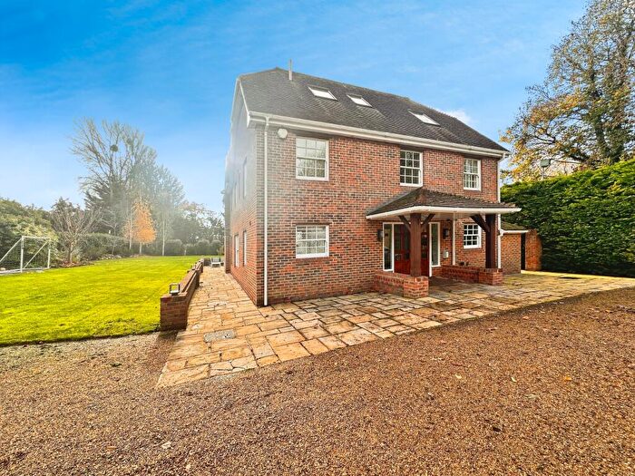 6 Bedroom Detached House For Sale In Kenward Road, Maidstone, ME18