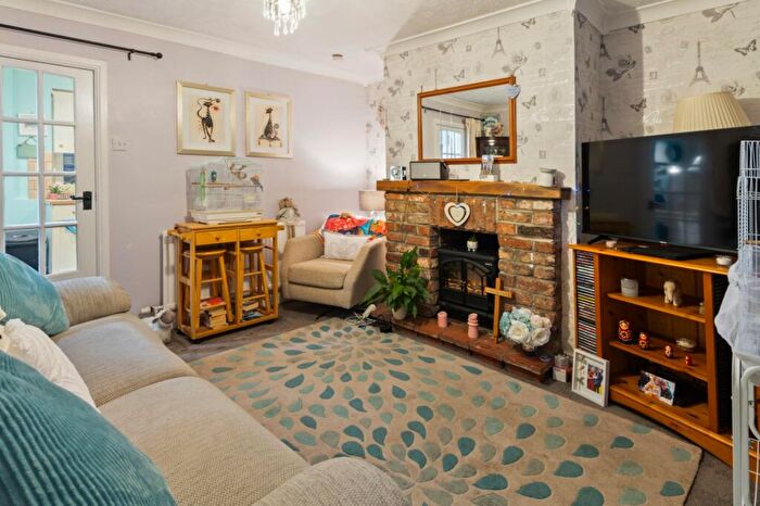 1 Bedroom Terraced House For Sale In Englands Row, Silver Street, Barrow Upon Humber, North Lincolnshire, DN19