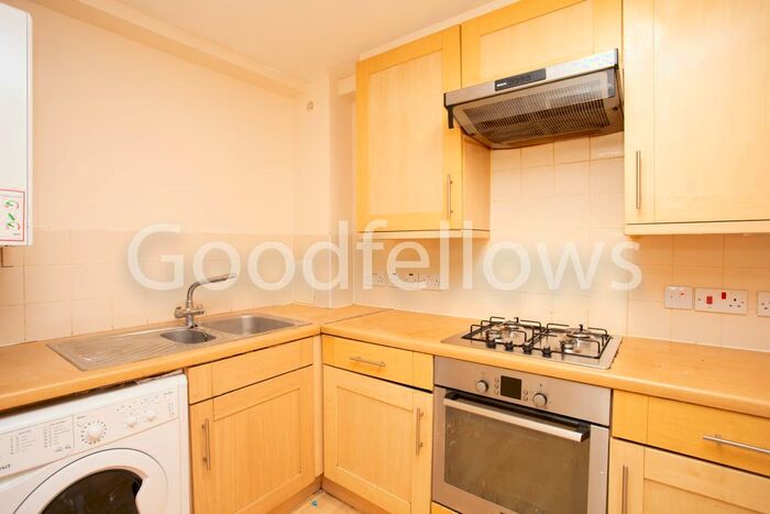 1 Bedroom Flat To Rent In Bolton Drive, Surrey, SM4