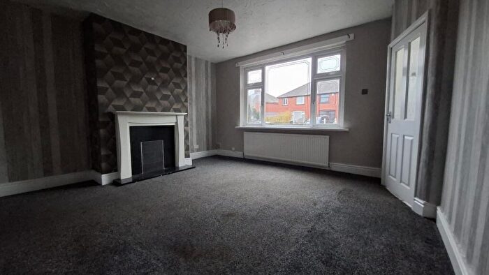 3 Bedroom Semi-Detached House To Rent In Pilkington Road, Kearsley, Bolton, BL4