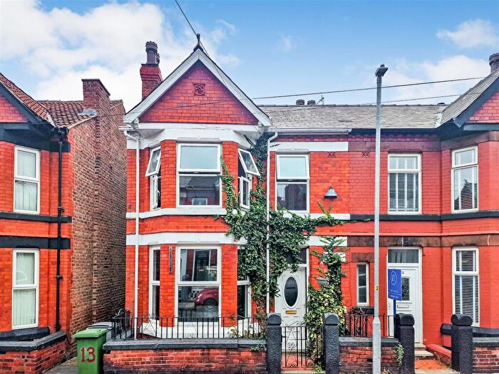 3 Bedroom Semi-Detached House For Sale In Bentley Road, Prenton, CH43