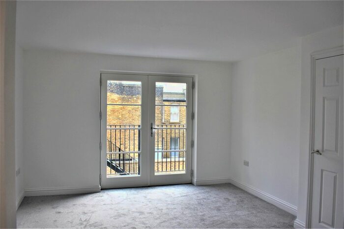 2 Bedroom Flat To Rent In High Street, Broadstairs CT10