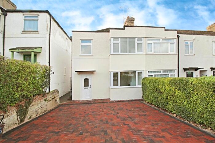 3 Bedroom House To Rent In Cadwell Lane, Hitchin, Hertfordshire, SG4