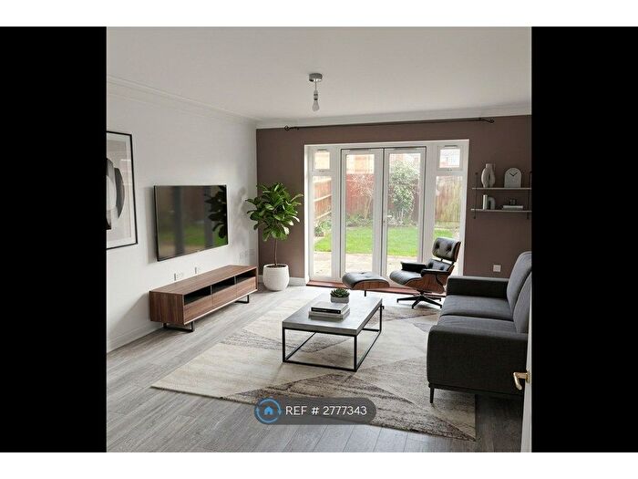 5 Bedroom Semi Detached House To Rent In Drum Road, Eastleigh, SO50