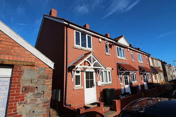 3 Bedroom End Of Terrace House To Rent In Laurel Street, Kingswood, Bristol, BS15