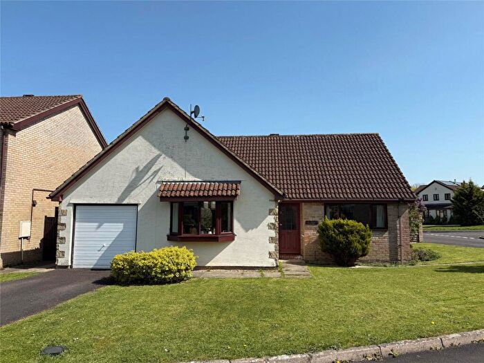 3 Bedroom Bungalow For Sale In Braithwaite Way, Frome, Somerset, BA11