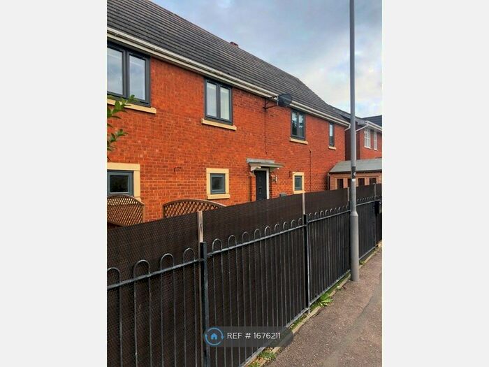 2 Bedroom Semi-Detached House To Rent In Oriel Close, Wolverton, Milton Keynes, MK12