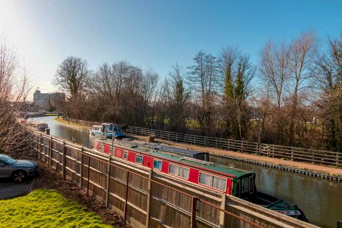 2 Bedroom Apartment To Rent In Mill Lane Newbury, RG14