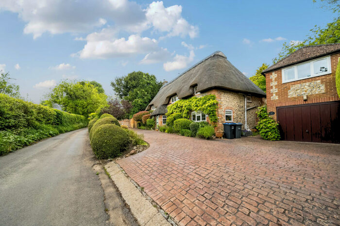 4 Bedroom Detached House For Sale In Manor Lane, Baydon Marlborough, SN8