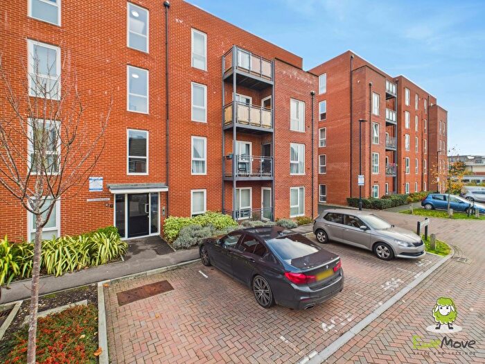 2 Bedroom Flat For Sale In Leander Court, Robertson Way, Basingstoke, Hampshire, RG21