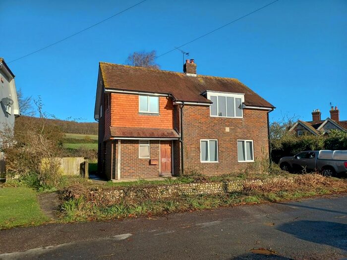 3 Bedroom Detached House To Rent In Stoughton, PO18