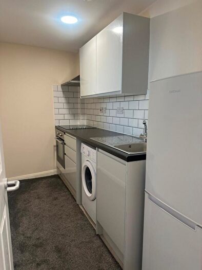 1 Bedroom Flat To Rent In Flat, - Park Street, Luton, LU1