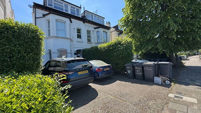 2 Bedroom Flat To Rent In Cricklewood Lane, Cricklewood, NW2