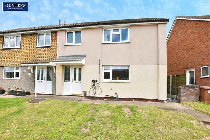 3 Bedroom Semi-detached House For Sale In Newbolt Avenue, Scunthorpe, DN17
