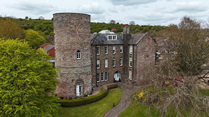 2 Bedroom Flat For Sale In Barkleys Hill, Stapleton, Bristol, BS16