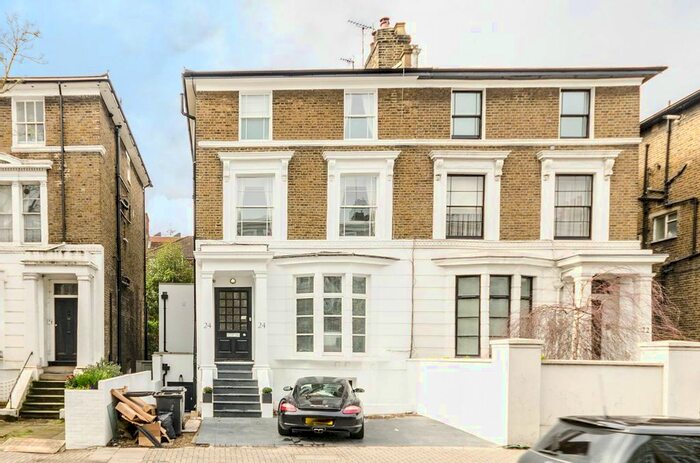 2 Bedroom Flat To Rent In Gunter Grove, Chelsea, London, SW10
