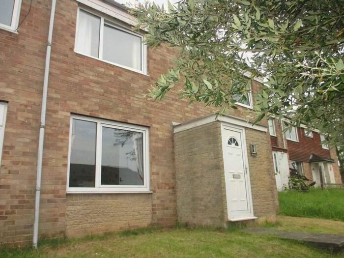 3 Bedroom Property To Rent In Beatty Close, Daventry, NN11
