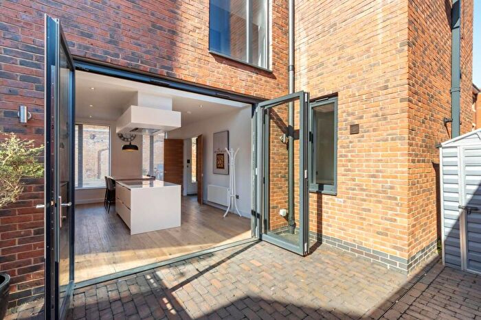 3 Bedroom Town House To Rent In St Paul's Court, St. Paul's Square, Birmingham, B3