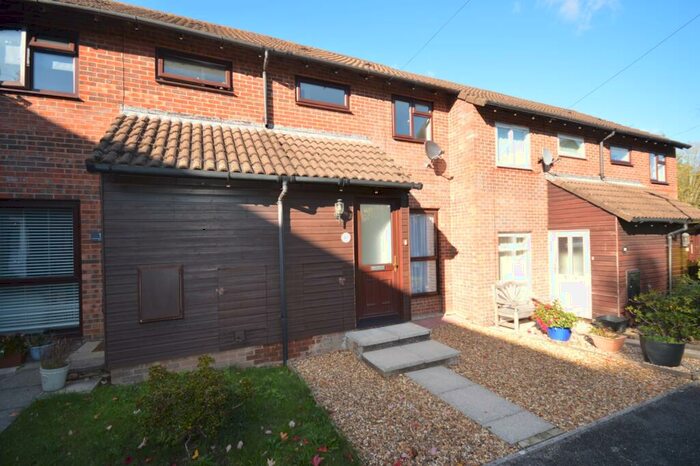 2 Bedroom Terraced House To Rent In Bankview, Lymington, Hampshire, Yg, S04