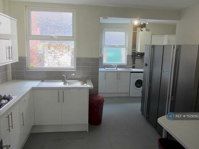 8 Bedroom End Of Terrace House To Rent In Nicander Road, Liverpool, L18