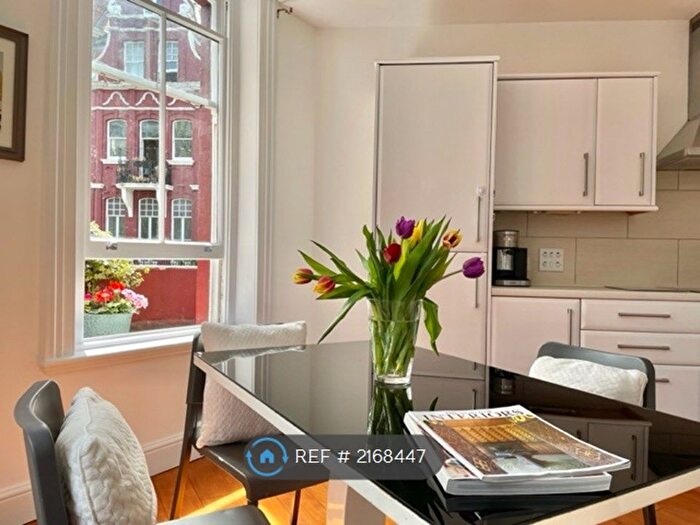 2 Bedroom Flat To Rent In Oxford Amp; Cambridge Mansions, London, NW1