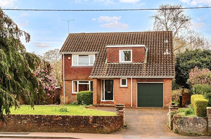 4 Bedroom Detached House For Sale In Heath Road, Petersfield, Hampshire, GU31