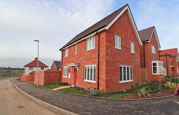 3 Bedroom Detached House To Rent In Heron Walk, Rayleigh, SS6