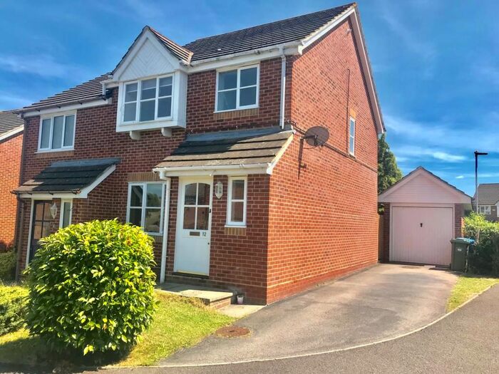 3 Bedroom Semi-Detached House To Rent In Temple Park, Binfield, RG42