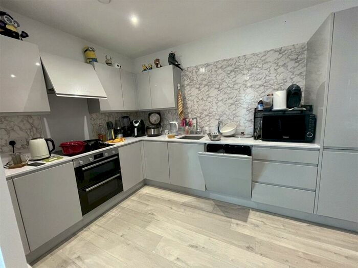 2 Bedroom Flat To Rent In Effra Gardens, Heartwell Avenue, E16