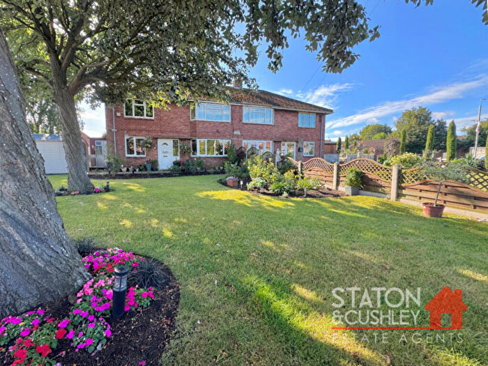 2 Bedroom Flat For Sale In Windsor Court, Mansfield Woodhouse, NG19