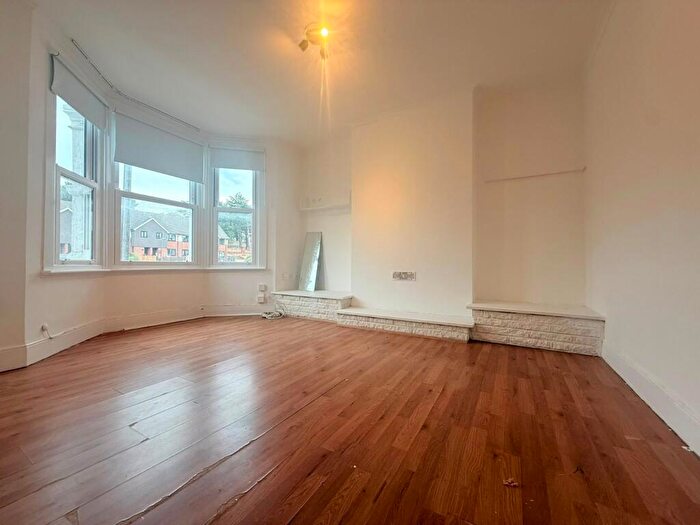 2 Bedroom Maisonette To Rent In Riverdale Road, Erith, Kent, DA8