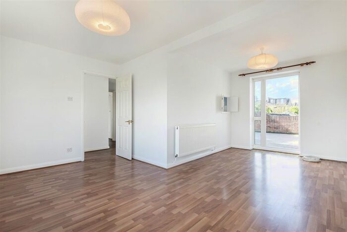 1 Bedroom Flat To Rent In Fitzgerald Avenue, East Sheen, SW14