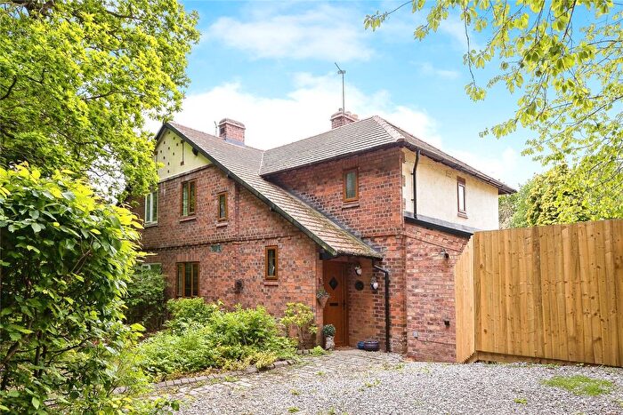 3 Bedroom Semi-Detached House For Sale In Irons Lane, Chester, Cheshire, CH3