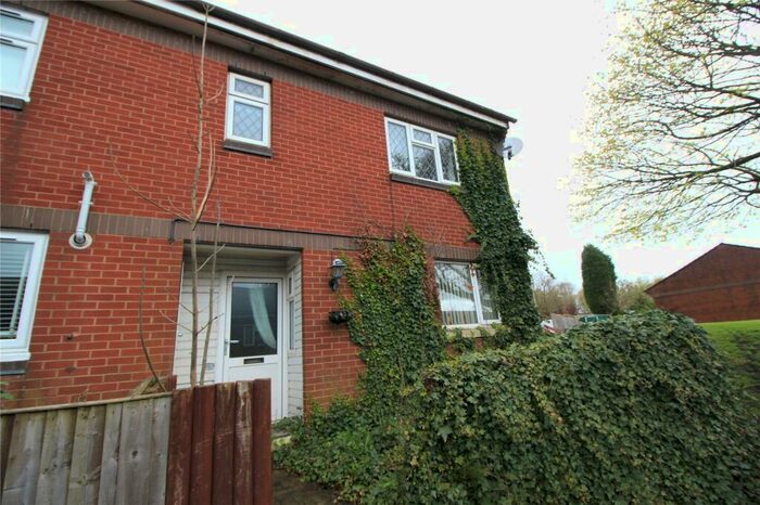 3 Bedroom End Of Terrace House For Sale In Striding Edge Walk, Oldham, Greater Manchester, OL1