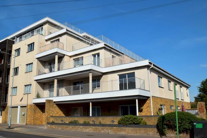 1 Bedroom Flat To Rent In West Road Westcliff On Sea, SS0