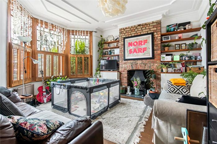 1 Bedroom Apartment To Rent In Cornwall Avenue, London, N22