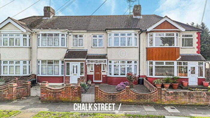 3 Bedroom Terraced House For Sale In Rush Green Road, Romford, RM7