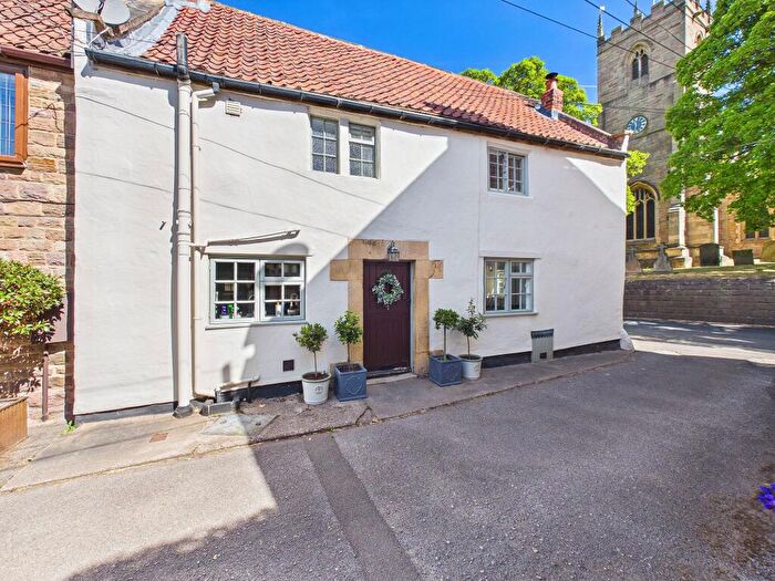 3 Bedroom Cottage For Sale In Chapel Yard, Harthill, S26