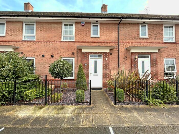 3 Bedroom Town House To Rent In Breconshire Gardens, Old Basford, Nottingham, NG6