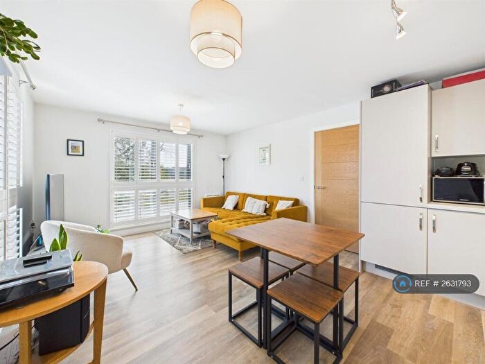 2 Bedroom Flat To Rent In Bankside, Bristol, BS4