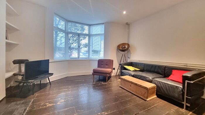 3 Bedroom Maisonette To Rent In Camelford Street, BN2