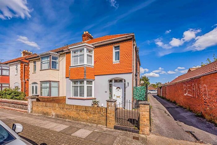 3 Bedroom End Of Terrace House For Sale In Heathcote Road, Portsmouth, PO2