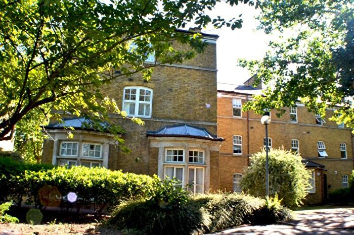 Studio To Rent In Avonley Road, London, SE14