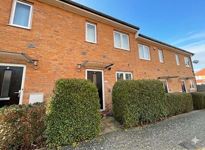 2 Bedroom Terraced House For Sale In Challney Gardens, Luton, Bedfordshire, LU4