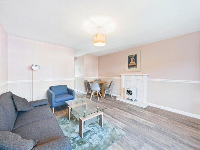 2 Bedroom Apartment To Rent In Bentley Road, Doncaster, South Yorkshire, DN5