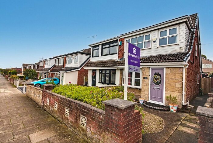 3 Bedroom Semi Detached House For Sale In Highfield Grange Avenue, Wigan, WN3
