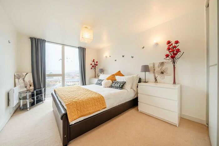 1 Bedroom Flat To Rent In Chadwell Lane, London, N8