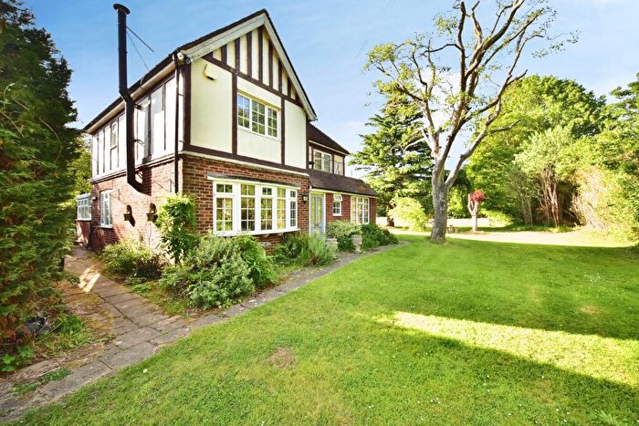 4 Bedroom Detached House For Sale In Broadwater Road, West Malling, Kent, ME19