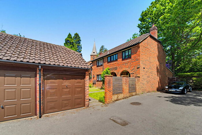 4 Bedroom Semi-Detached House For Sale In Guildford Road, Ottershaw, KT16